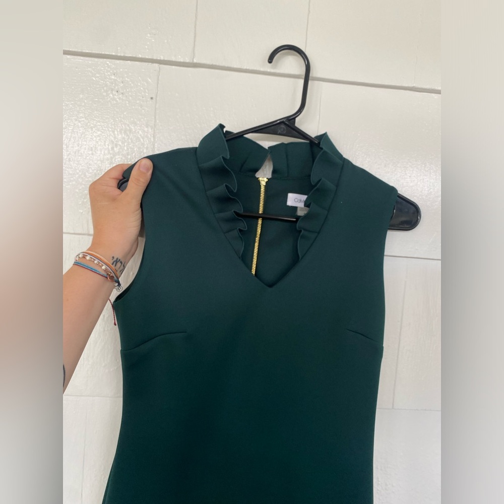 Dark green Calvin Klein dress. Stunning & classy. Size 4. NEVER WORN!